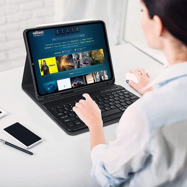 With Pencil Holder For Apple iPad Pro 12.9 inch 2022 /2021 /2020 /2018 Wireless Bluetooth Keyboard Case Leather Smart Cover (Black)